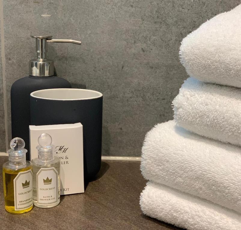 Oyo Ruby Pub & Hotel Brighton Екстер'єр фото